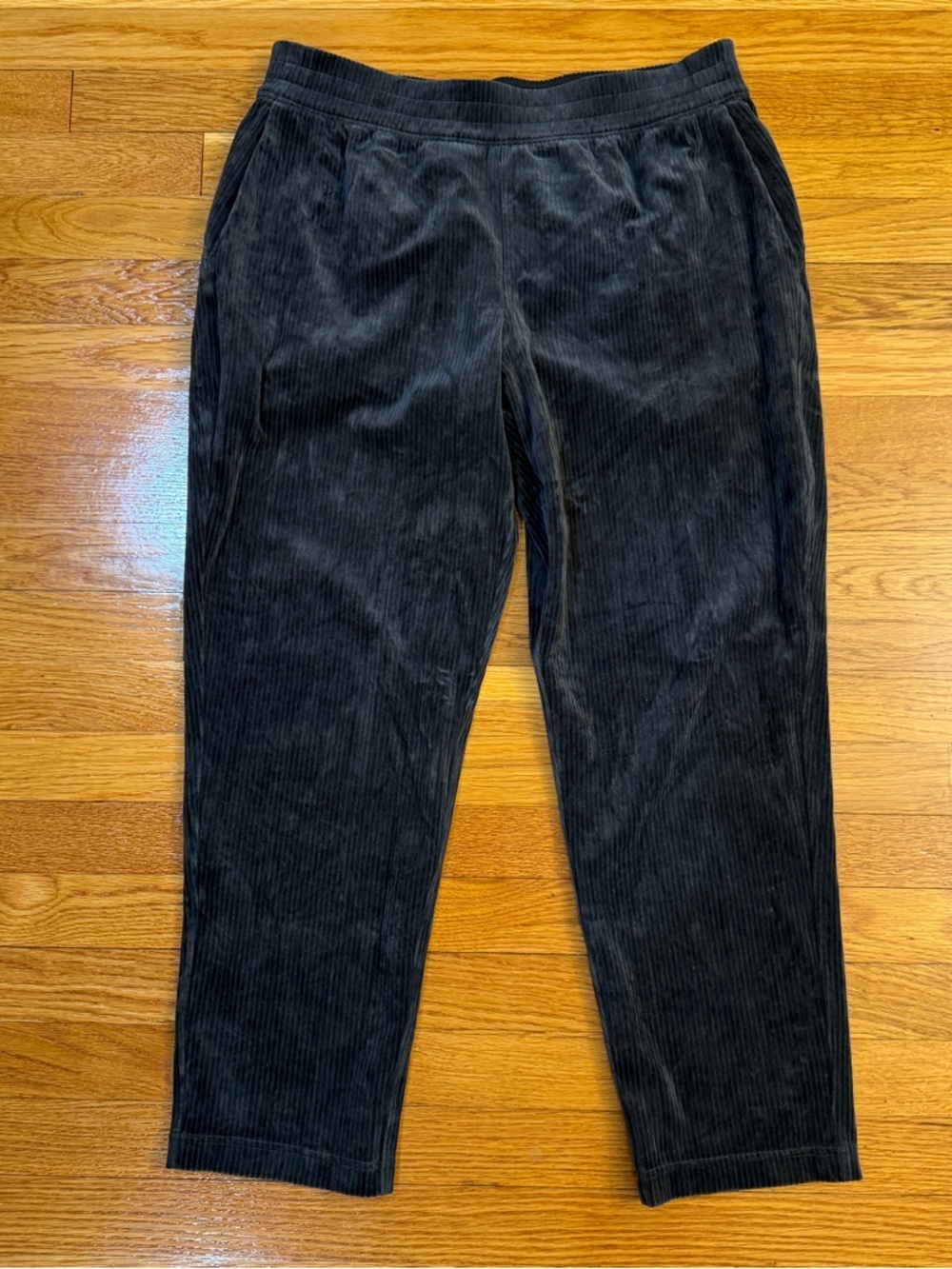 Lululemon Scuba Mid-Rise Wide-Leg Pant 7/8 Length *Velvet Cord Black - EST 10